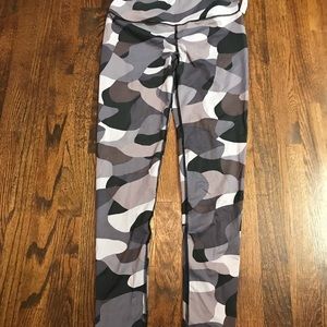 Victoria Sport Knockout Tight Camo Women SZ M New